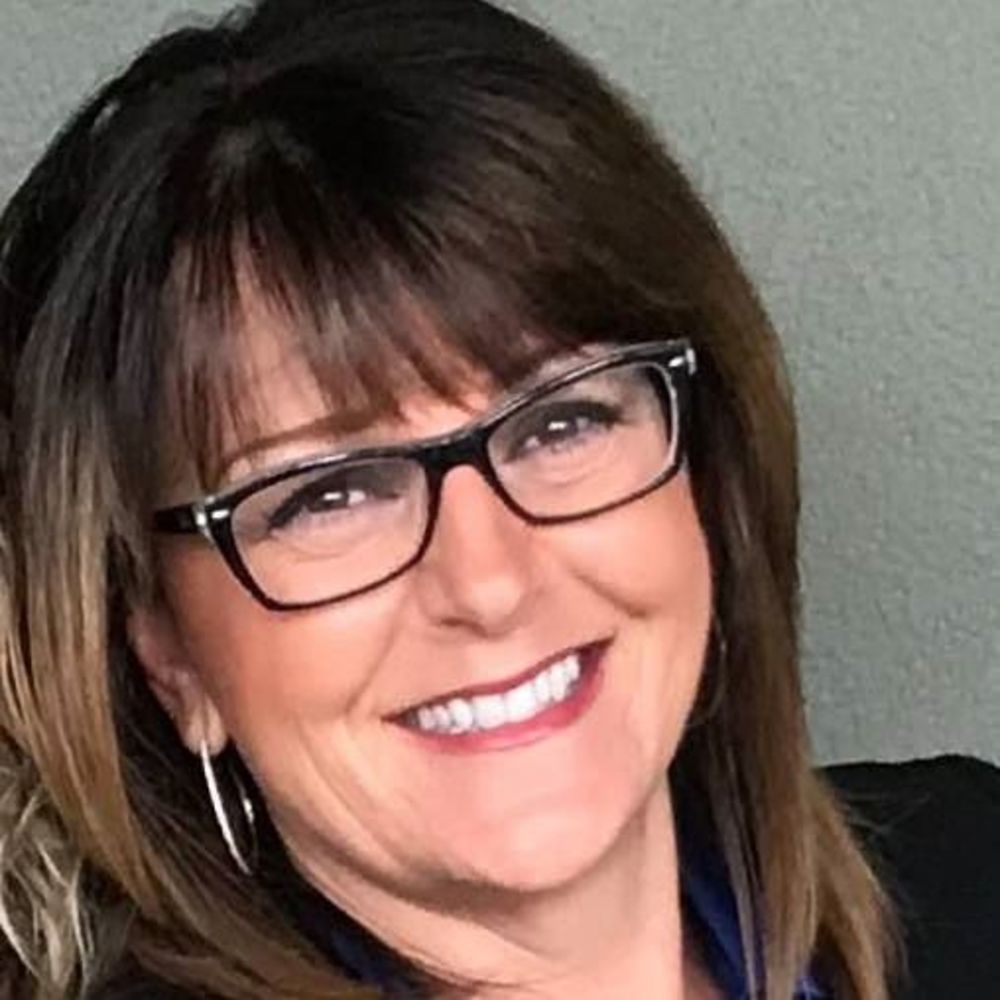 Meet your Posher, Leeann